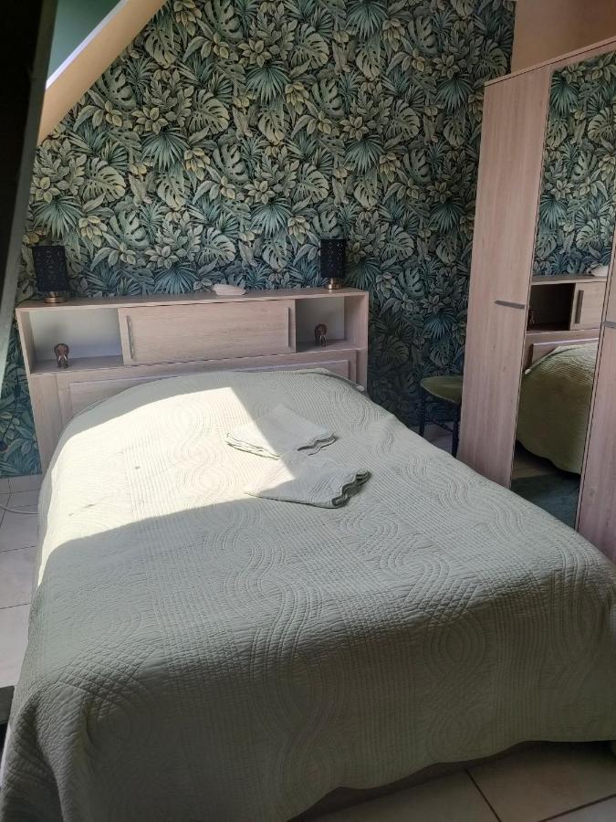 Le Domaine D Estelle Danestal Bagian luar foto